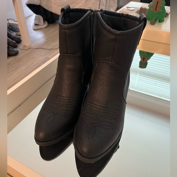 Mini cowgirl boots - Picture 2 of 2